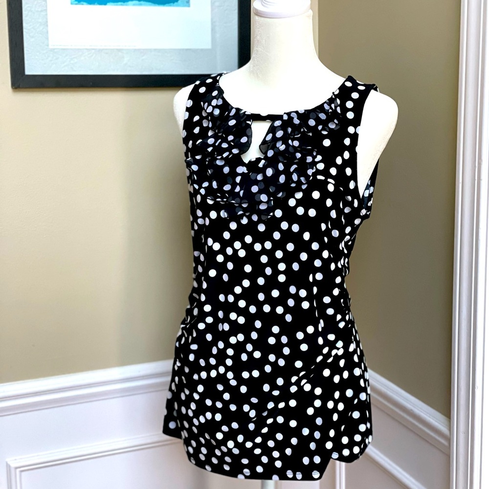 White House Black Market black polka dot shell, M